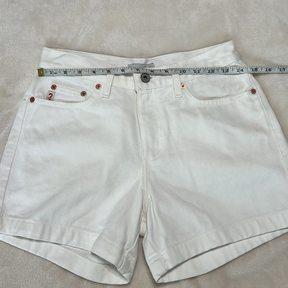 Vintage Guess Jeans White Denim Shorts Women’s Size 28 Triangle Logo - Picture 5 of 10